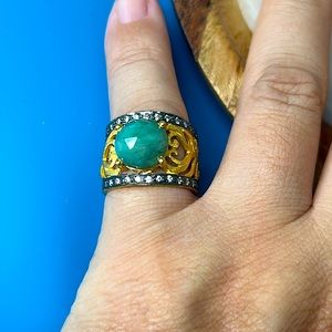 🖤NEW💕Green gemstone ring
